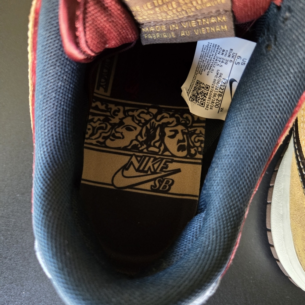 Nike SB Dunk Low Pro City Of Cinema Gold FZ1278-200 Size 6.5 Men Or 8 Women - Picture 8 of 16